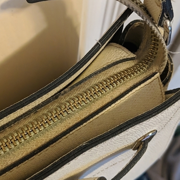 White Crossbody Bag 🤍 - Picture 2 of 5